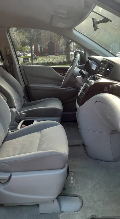 2014 Nissan Quest - Image 11 of 13