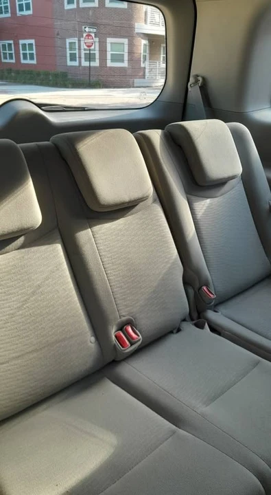 2014 Nissan Quest - Image 10 of 13
