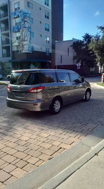 2014 Nissan Quest - Image 8 of 13