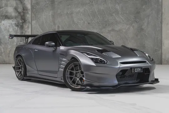 2014 Nissan GT-R Premium Edition