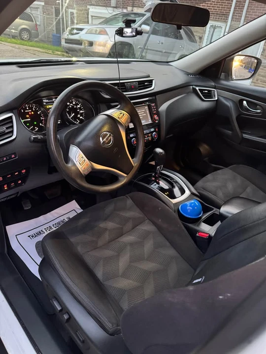2014 Nissan Rogue - Image 7 of 10
