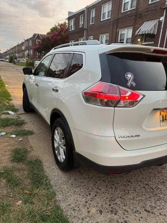 2014 Nissan Rogue - Image 4 of 10