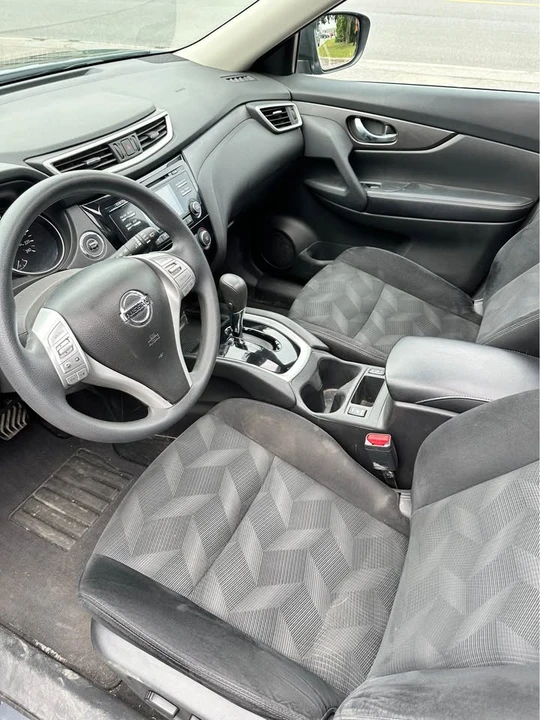 2014 Nissan Rogue - Image 12 of 17