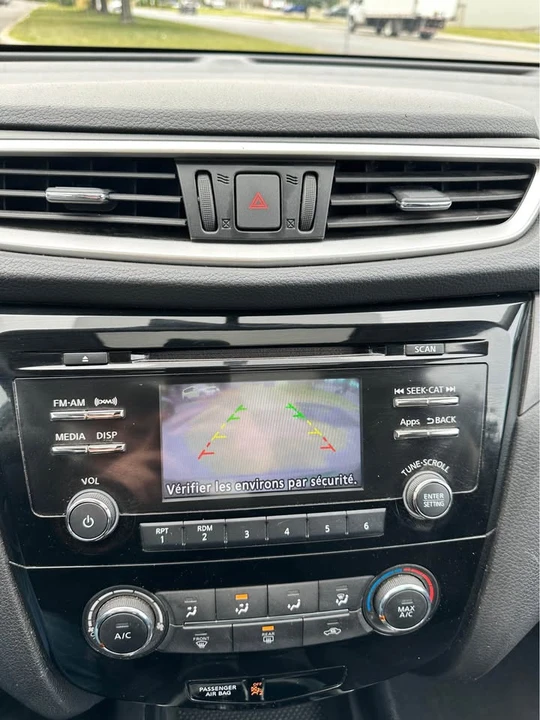 2014 Nissan Rogue - Image 15 of 17