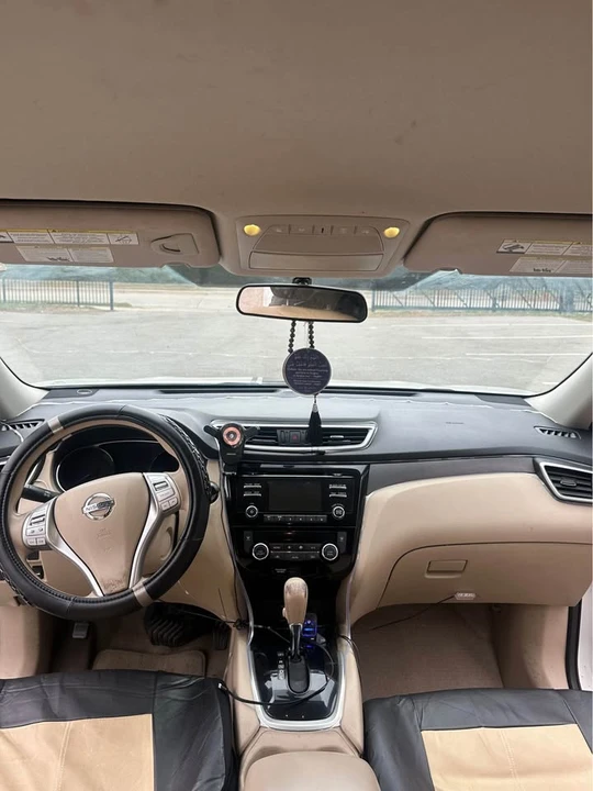 2014 Nissan Rogue - Image 6 of 9