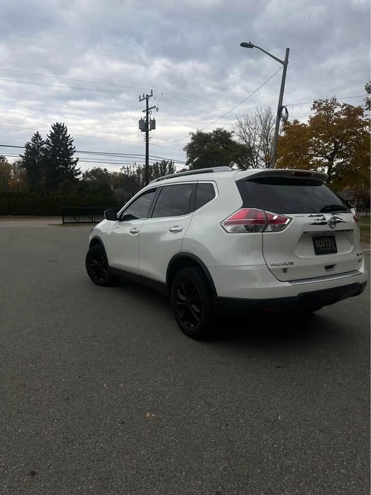2014 Nissan Rogue - Image 3 of 9