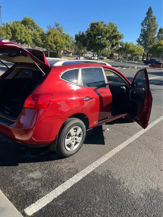 2014 Nissan Rogue - Image 4 of 8