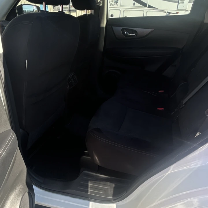 2014 Nissan Rogue - Image 6 of 8