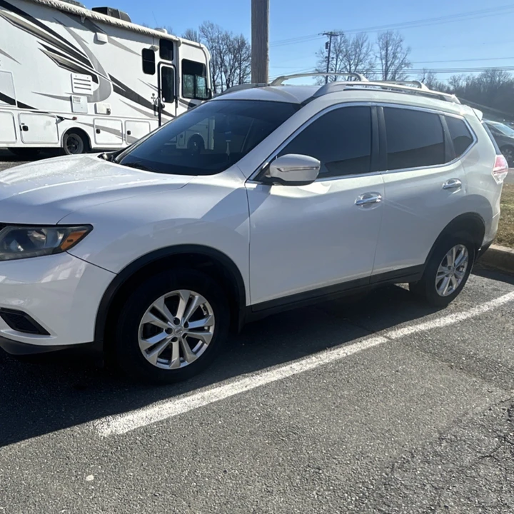 2014 Nissan Rogue - Image 4 of 8