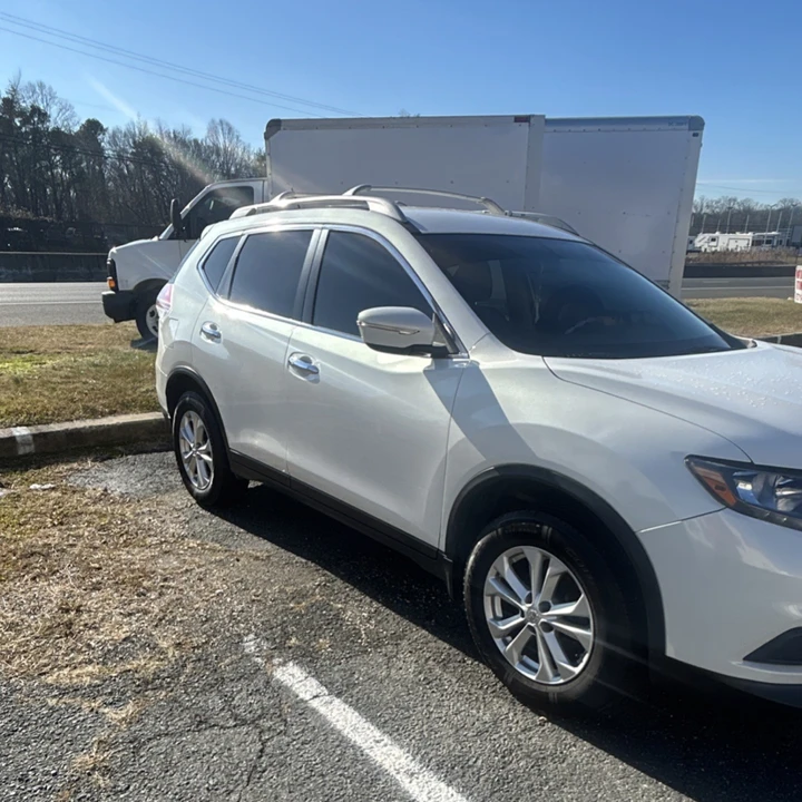 2014 Nissan Rogue - Image 2 of 8