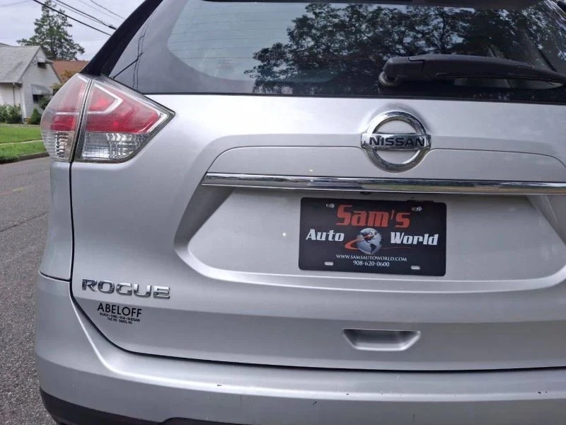 2014 Nissan Rogue - Image 8 of 12