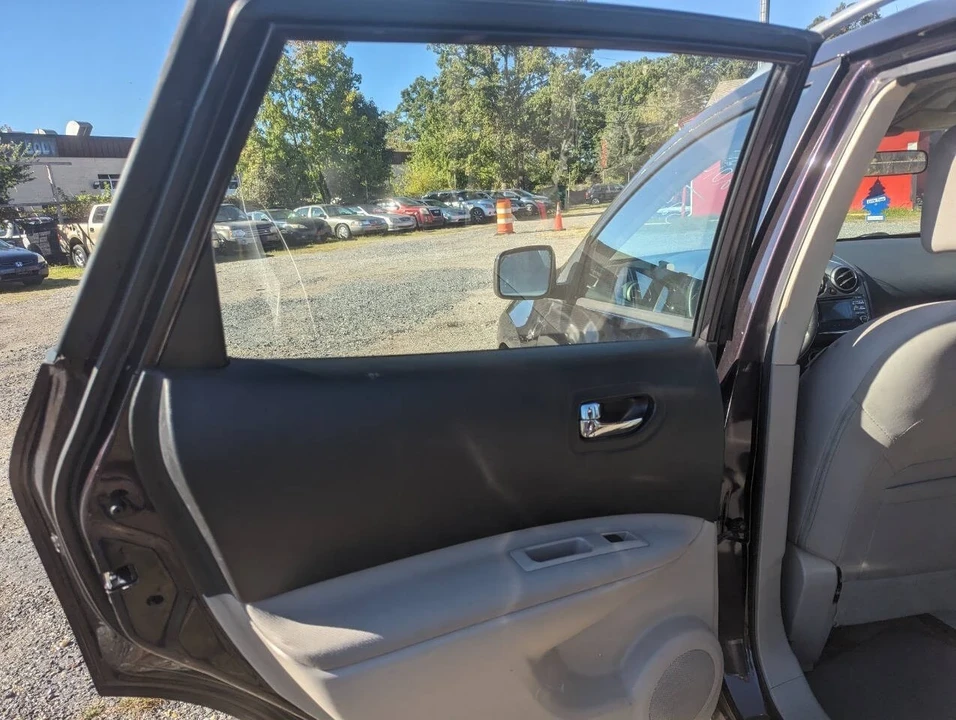 2014 Nissan Rogue - Image 18 of 21