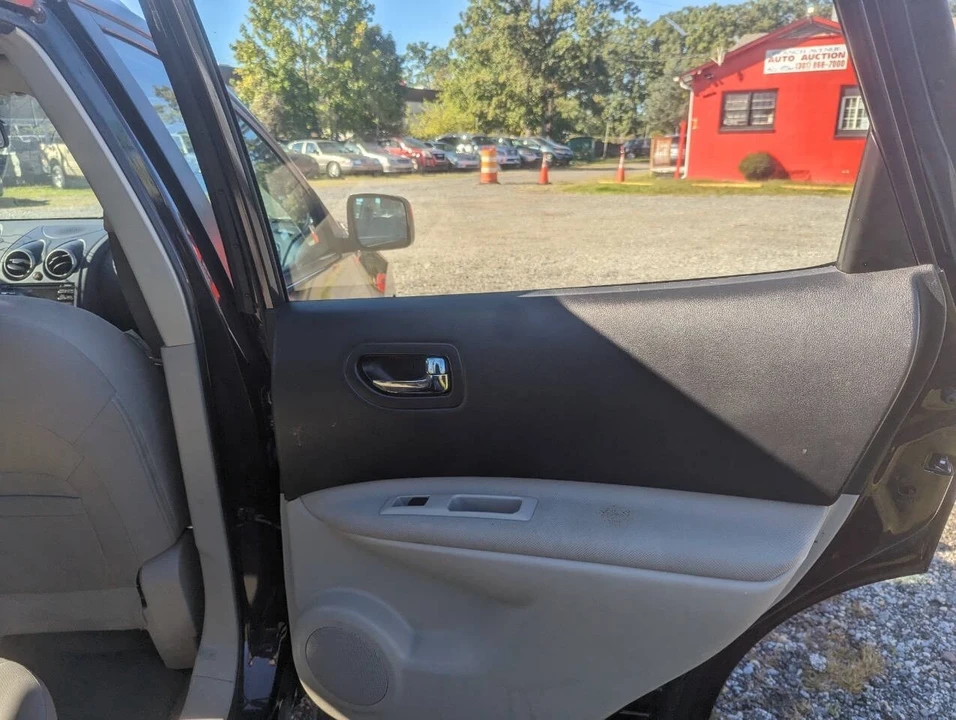 2014 Nissan Rogue - Image 16 of 21