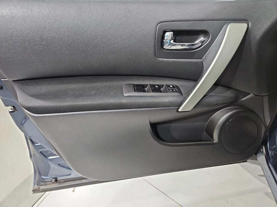 2014 Nissan Rogue - Image 11 of 12