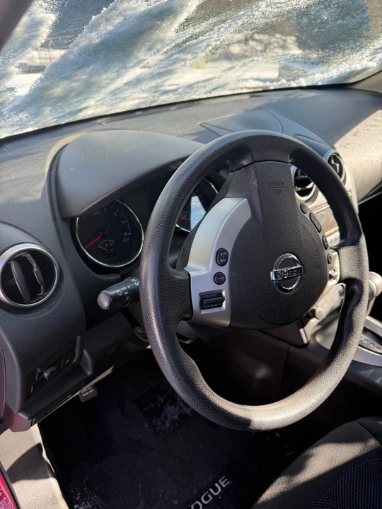 2014 Nissan Rogue - Image 6 of 9