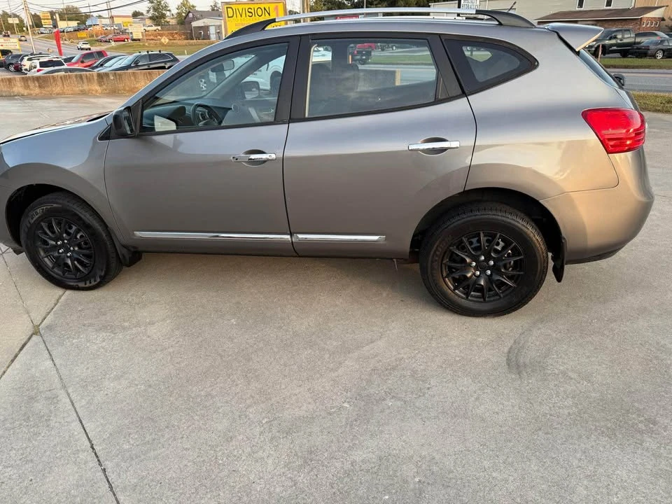 2014 Nissan Rogue - Image 3 of 8
