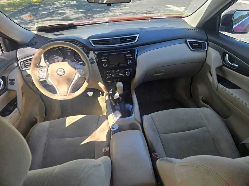 2014 Nissan Rogue - Image 7 of 11