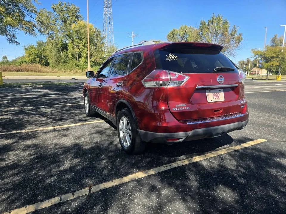 2014 Nissan Rogue - Image 9 of 11