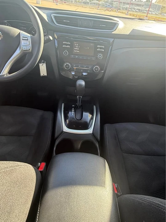 2014 Nissan Rogue - Image 11 of 18