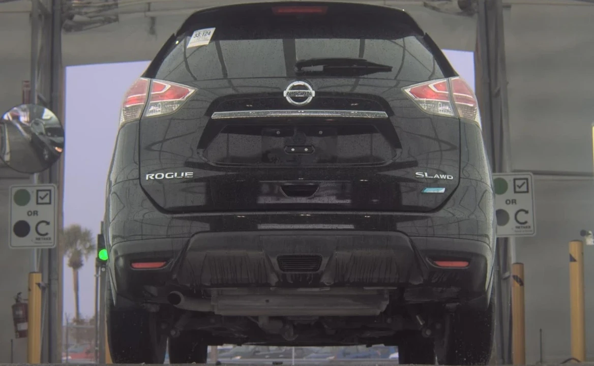 2014 Nissan Rogue - Image 4 of 12