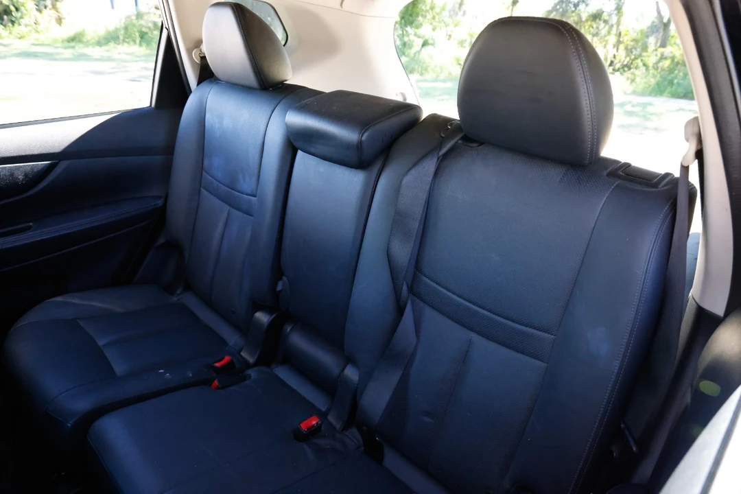 2014 Nissan Rogue - Image 8 of 12