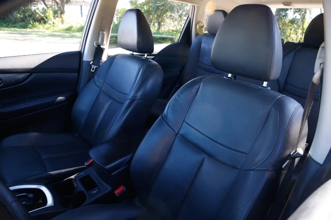 2014 Nissan Rogue - Image 6 of 12