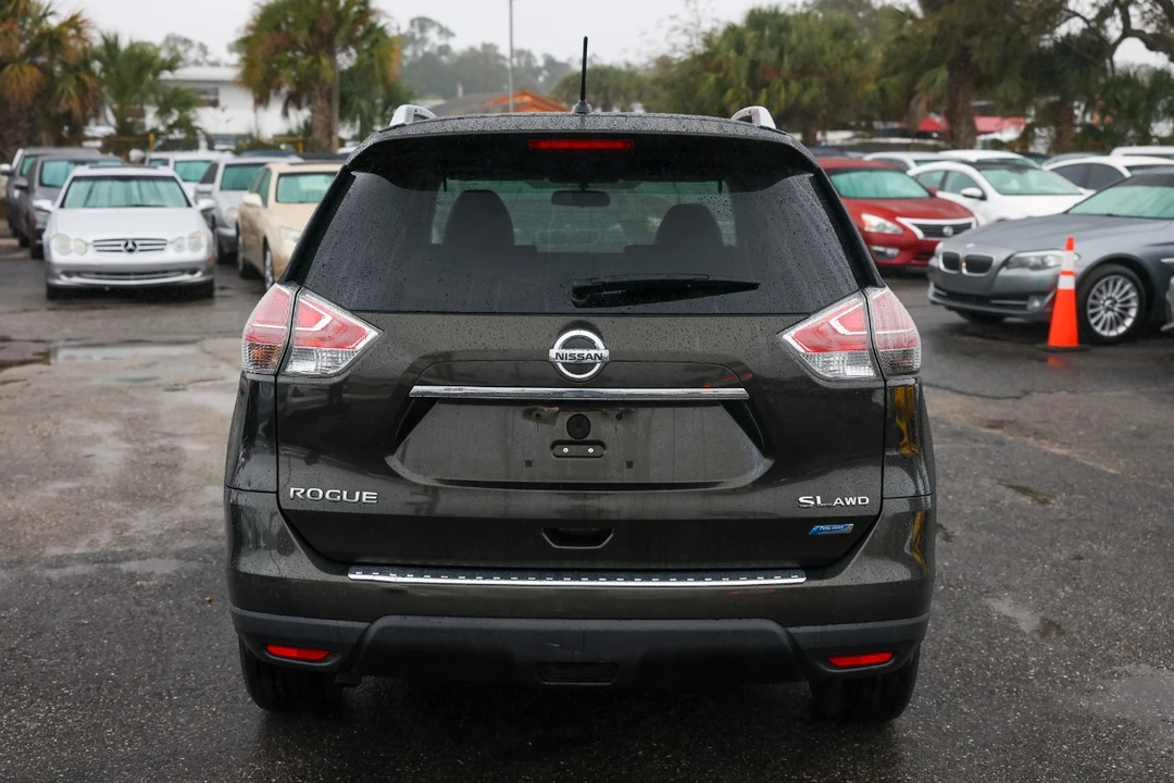 2014 Nissan Rogue - Image 8 of 12