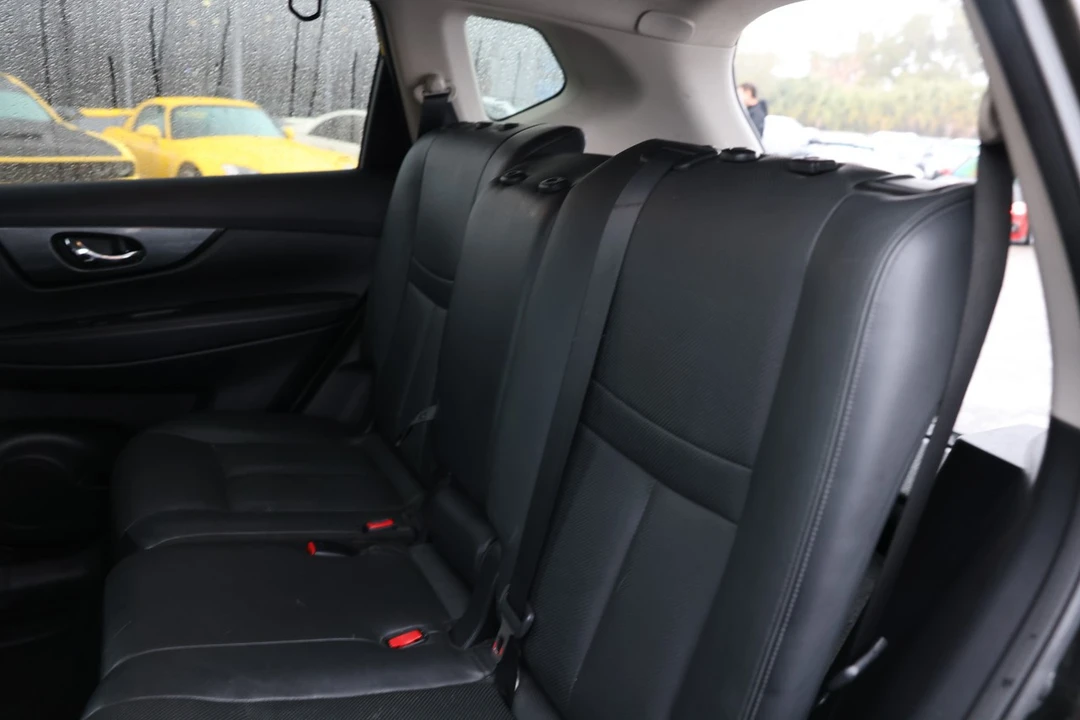 2014 Nissan Rogue - Image 10 of 12