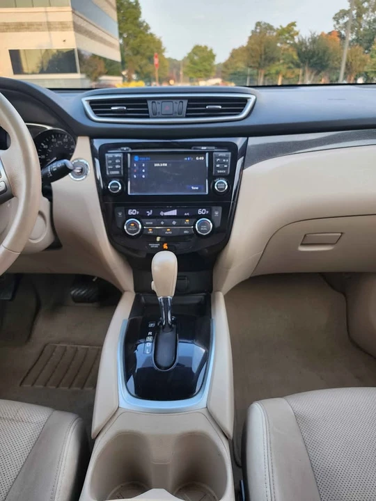 2014 Nissan Rogue - Image 12 of 15