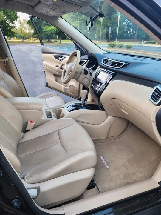 2014 Nissan Rogue - Image 10 of 15