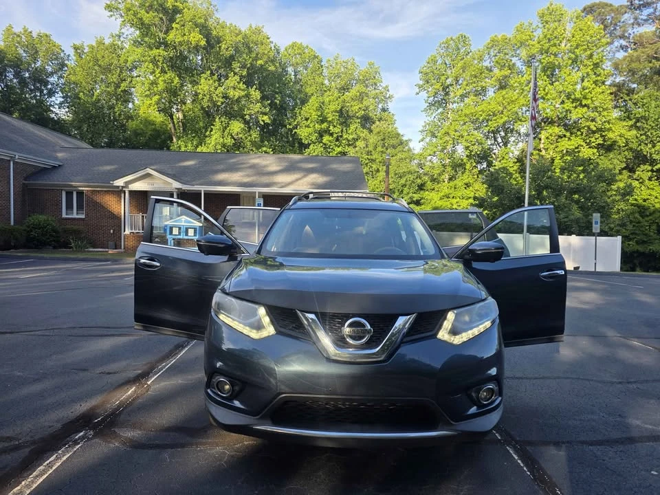 2014 Nissan Rogue - Image 10 of 16