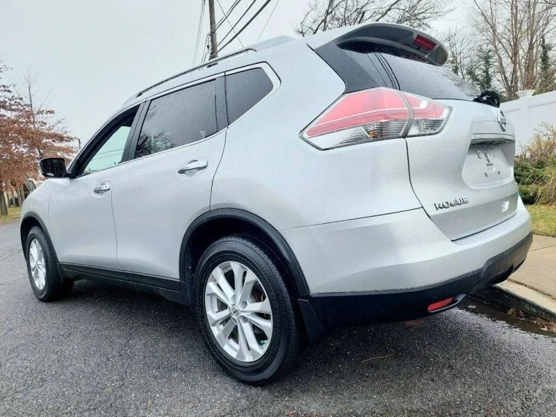 2014 Nissan Rogue - Image 10 of 12