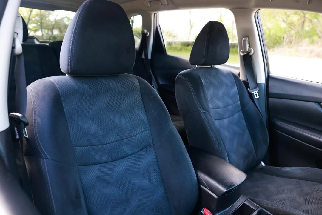 2014 Nissan Rogue - Image 18 of 21