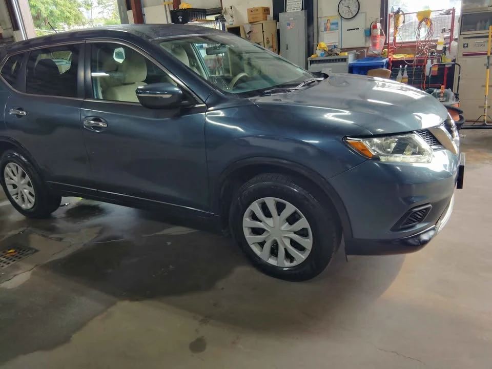 2014 Nissan Rogue - Image 10 of 16