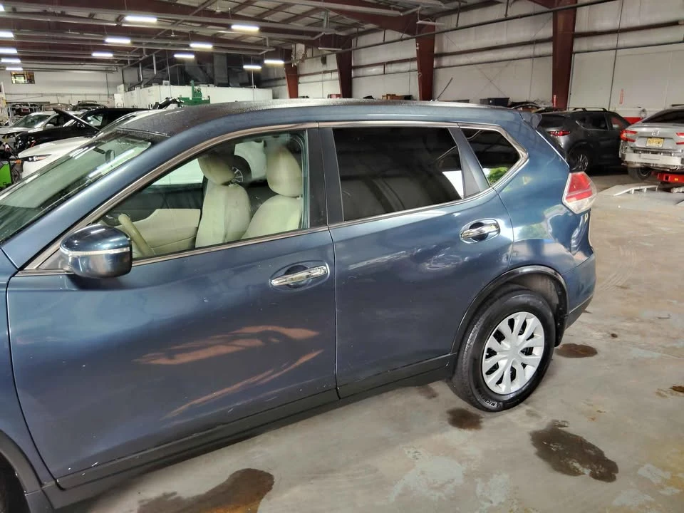 2014 Nissan Rogue - Image 14 of 16