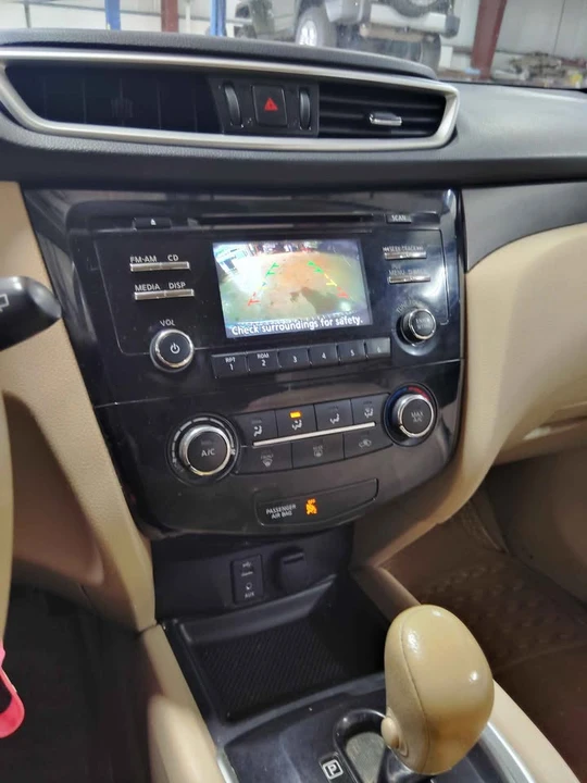 2014 Nissan Rogue - Image 3 of 16