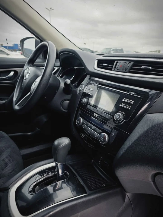 2014 Nissan Rogue - Image 13 of 15