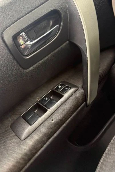 2014 Nissan Rogue - Image 9 of 11
