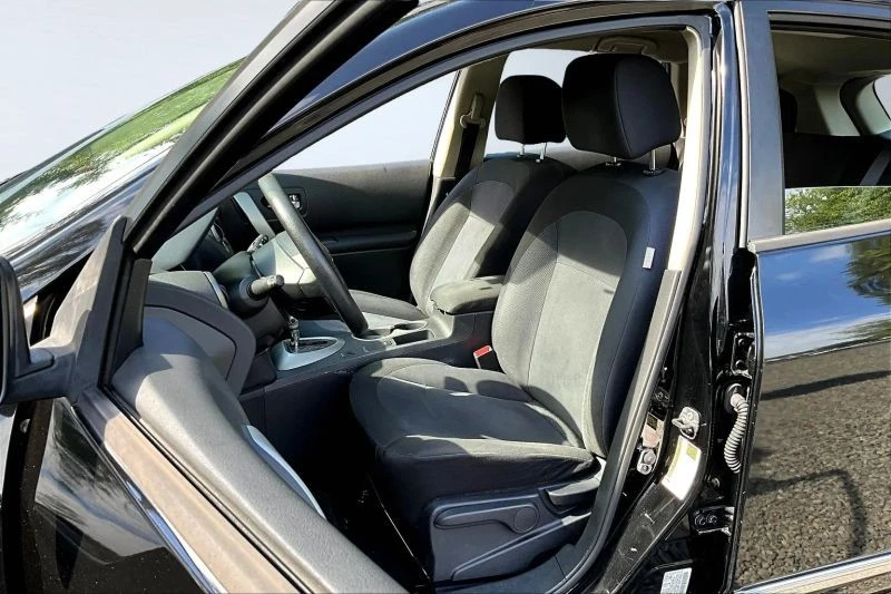 2014 Nissan Rogue - Image 10 of 12