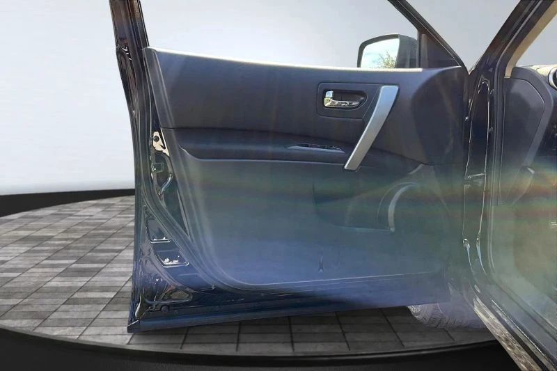 2014 Nissan Rogue - Image 9 of 12
