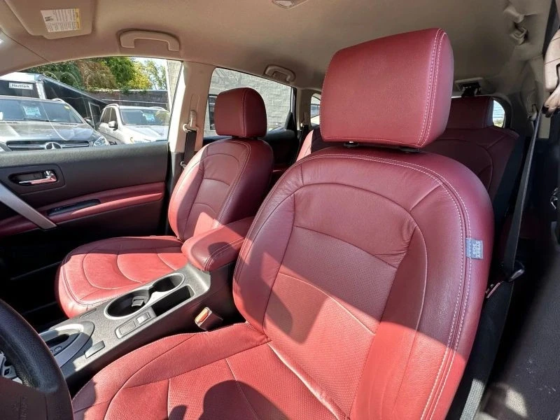 2014 Nissan Rogue - Image 10 of 12