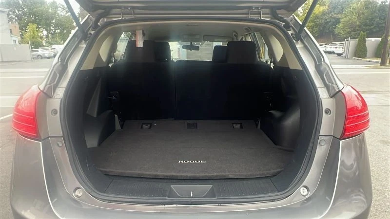 2014 Nissan Rogue - Image 10 of 12