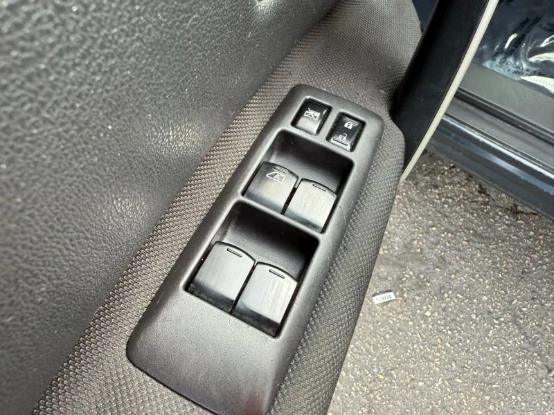2014 Nissan Rogue - Image 10 of 12