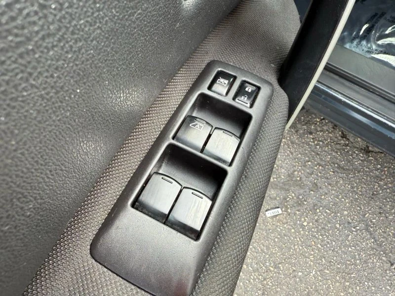 2014 Nissan Rogue - Image 10 of 12