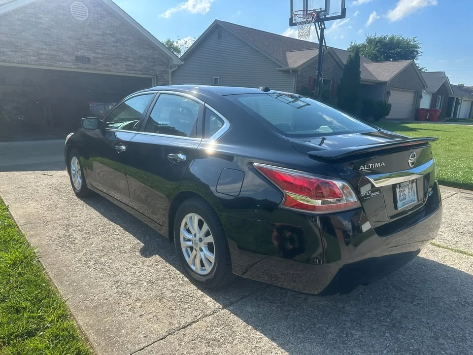 2014 Nissan Sentra 7th Gen - Image 3 of 11