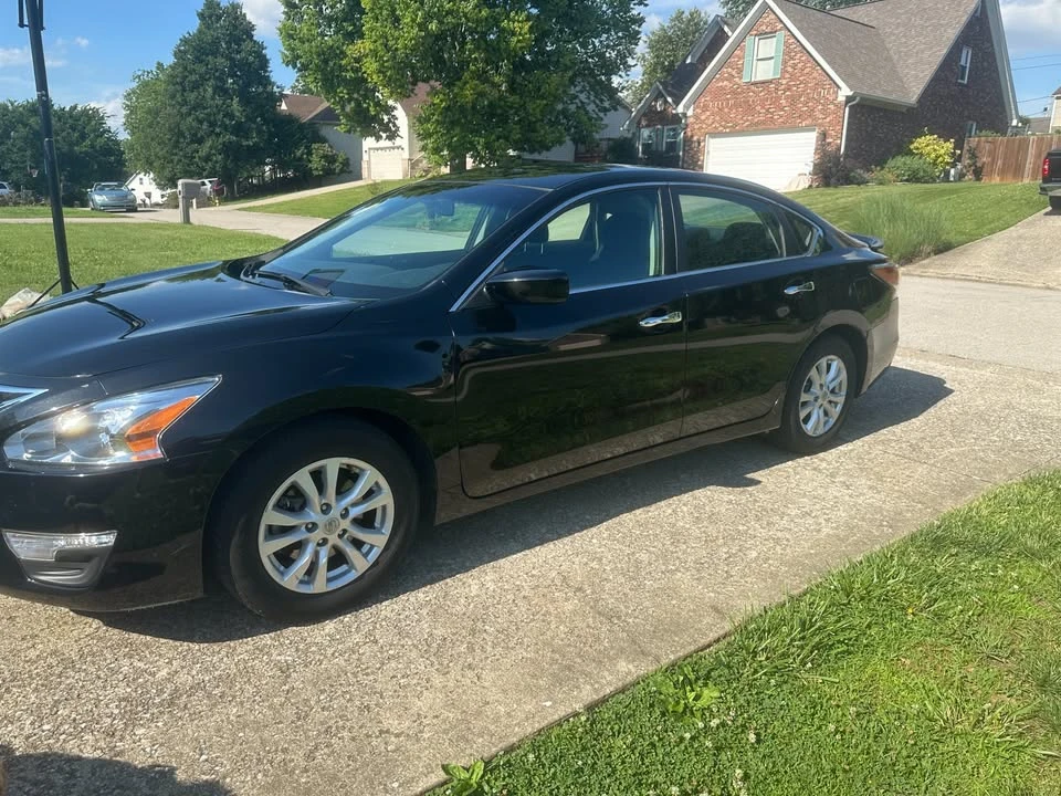 2014 Nissan Sentra 7th Gen - Image 2 of 11