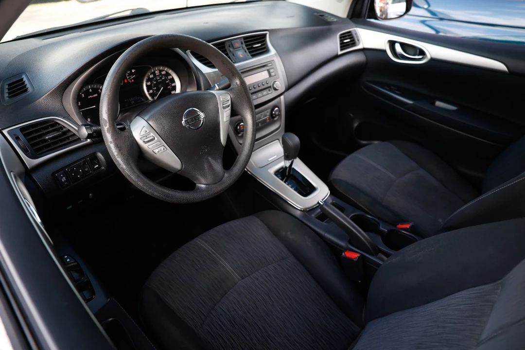 2014 Nissan Sentra 7th Gen - Image 4 of 12
