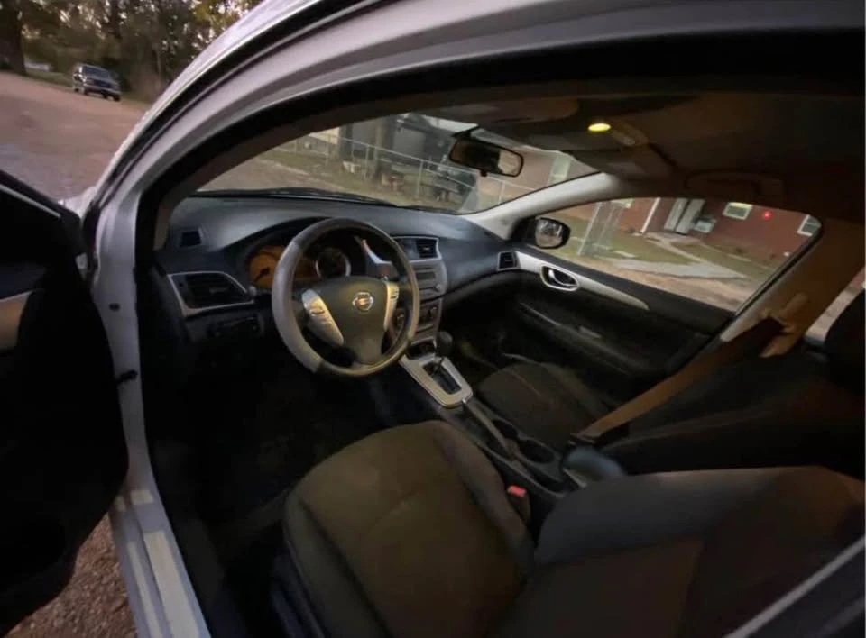 2014 Nissan Sentra 7th Gen - Image 4 of 4