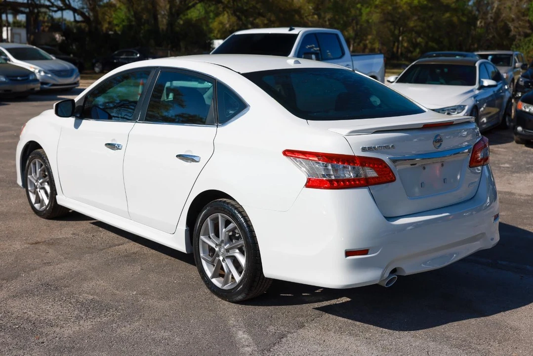 2014 Nissan Sentra 7th Gen - Image 5 of 21
