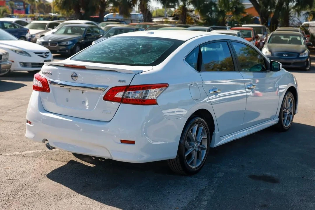 2014 Nissan Sentra 7th Gen - Image 11 of 21